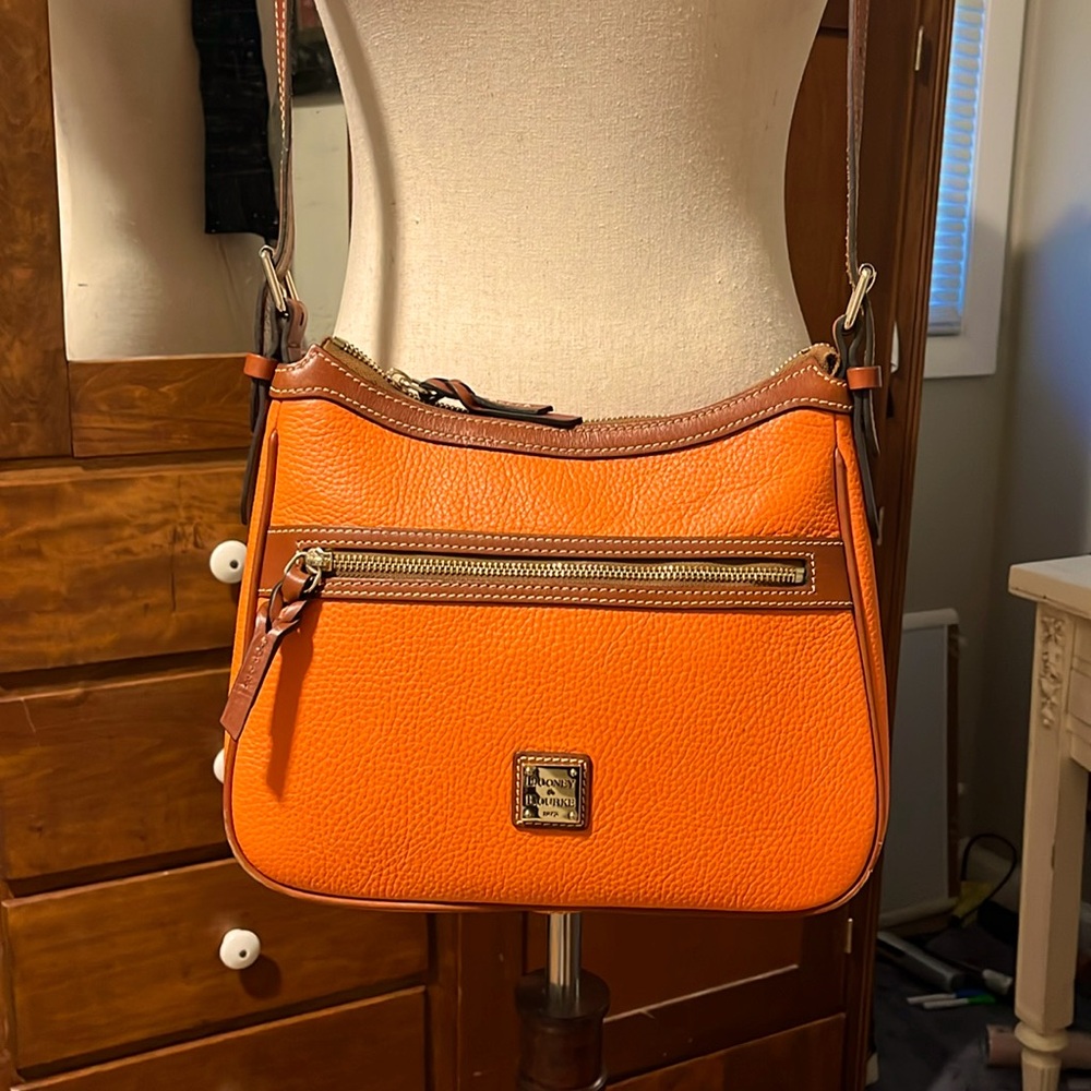 Dooney & Bourke Bag (NEW condition)